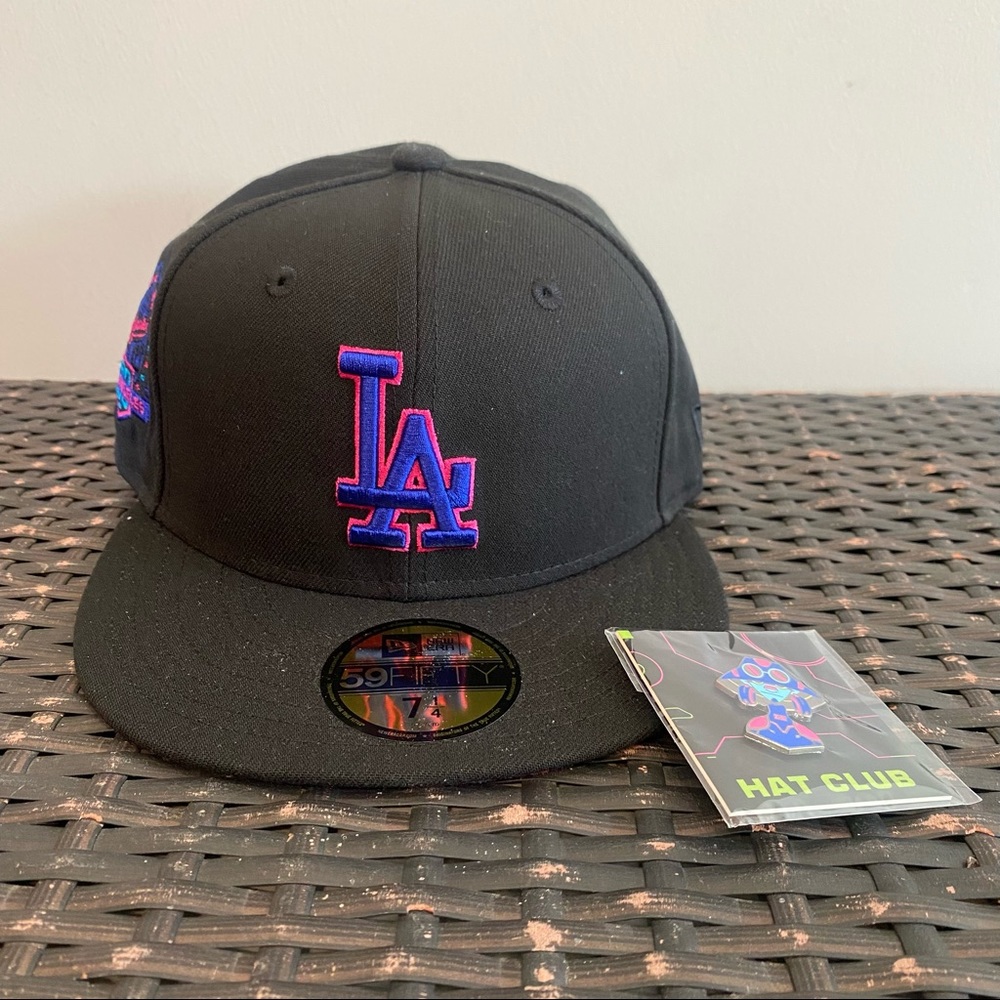 Hat Club Exclusive CyberPunk New Era‎ LA Dodgers With Pin - Picture 2 of 9